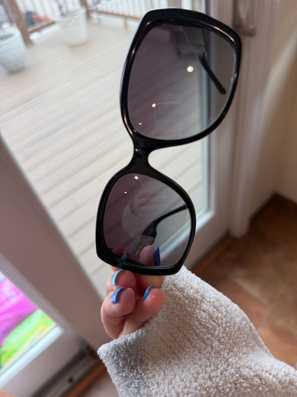 Burberry Black & Beige Plaid Sunglasses - Picture 8 of 8